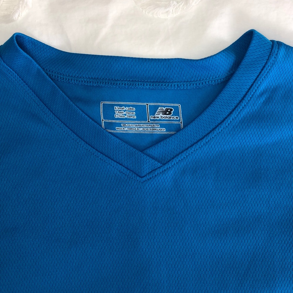 Workout top - Picture 2 of 4